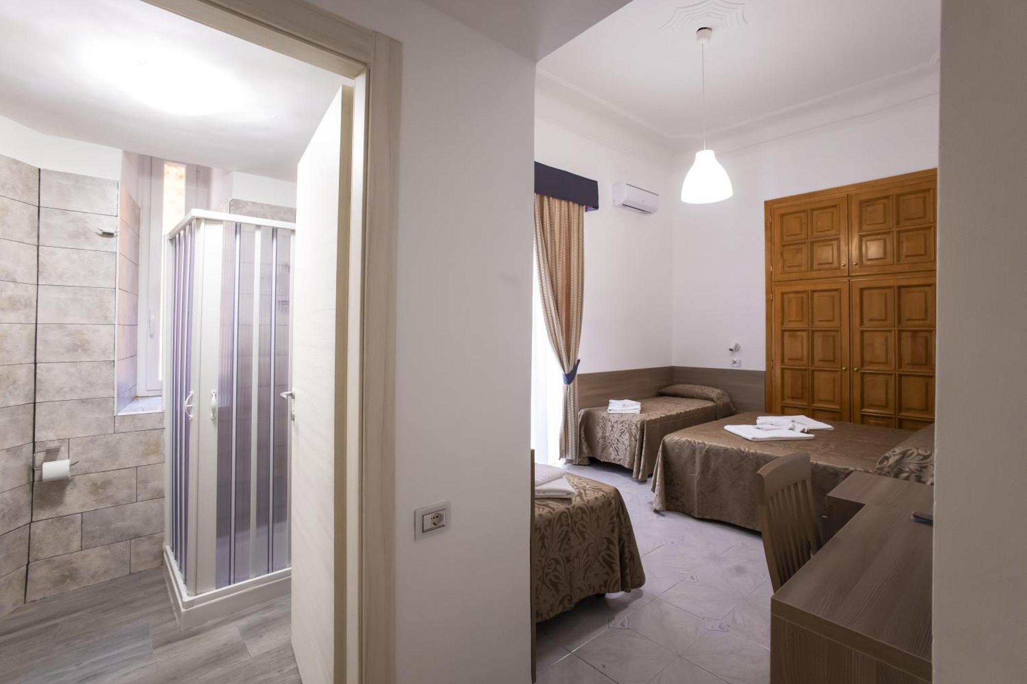 Orbis Hotel 2*