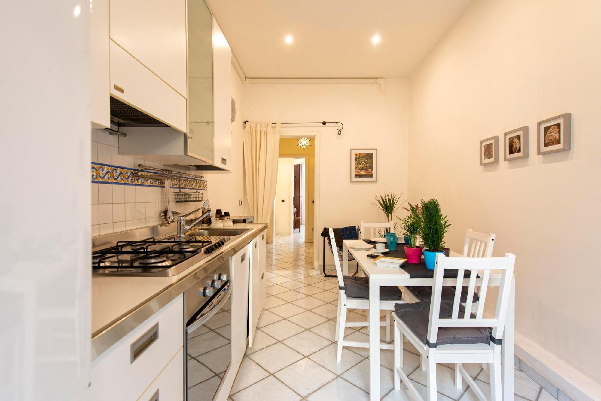 Redseven Apartment *