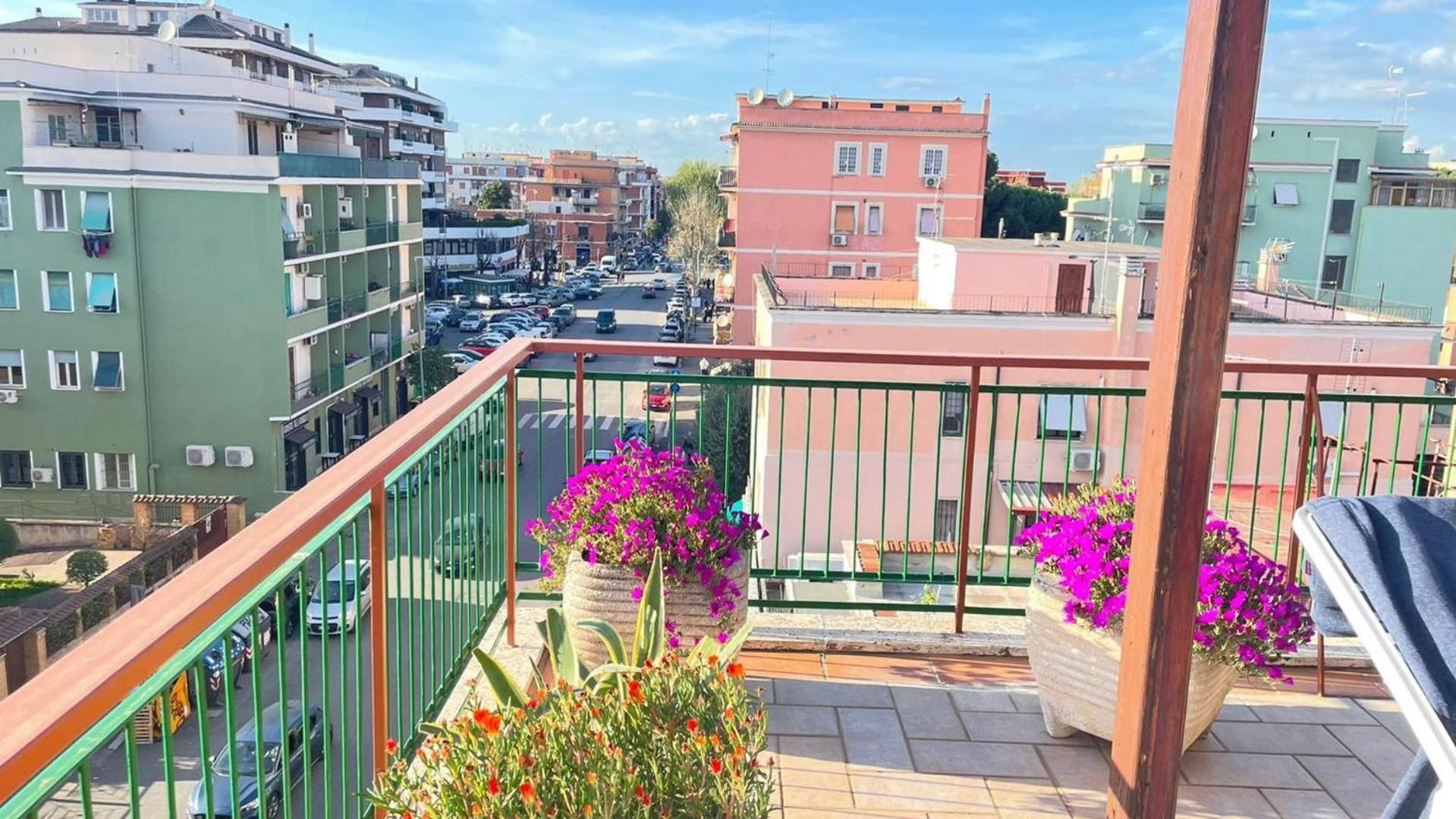 Panoramic And Bright Penthouse Is Waiting For You Appartamento