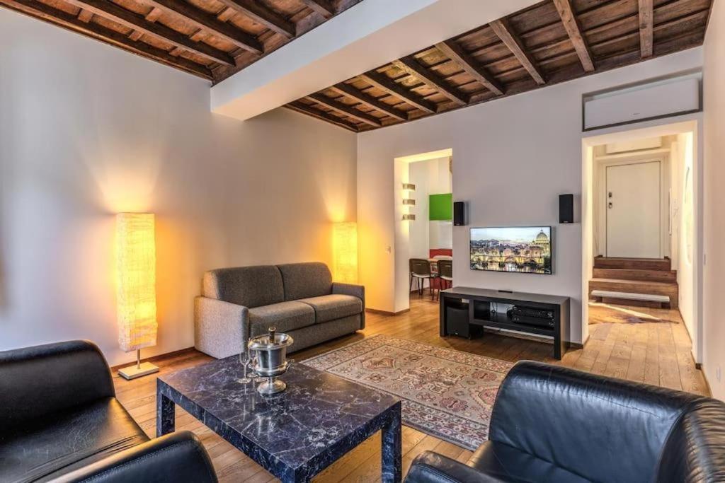 Domus Mondrian Luxury House Apartment