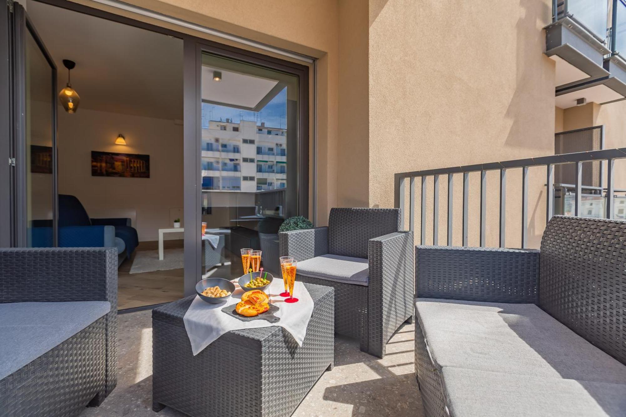 Aurealiving - Trastevere With Rooftop & Gym, Your Place In * Rome