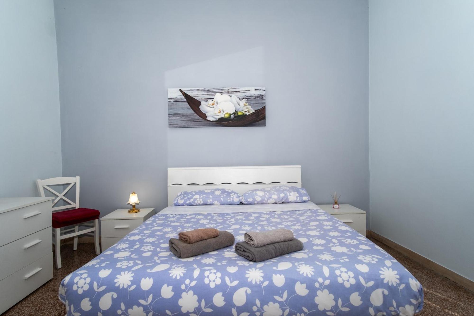 Light Blue - City Center Apartment
