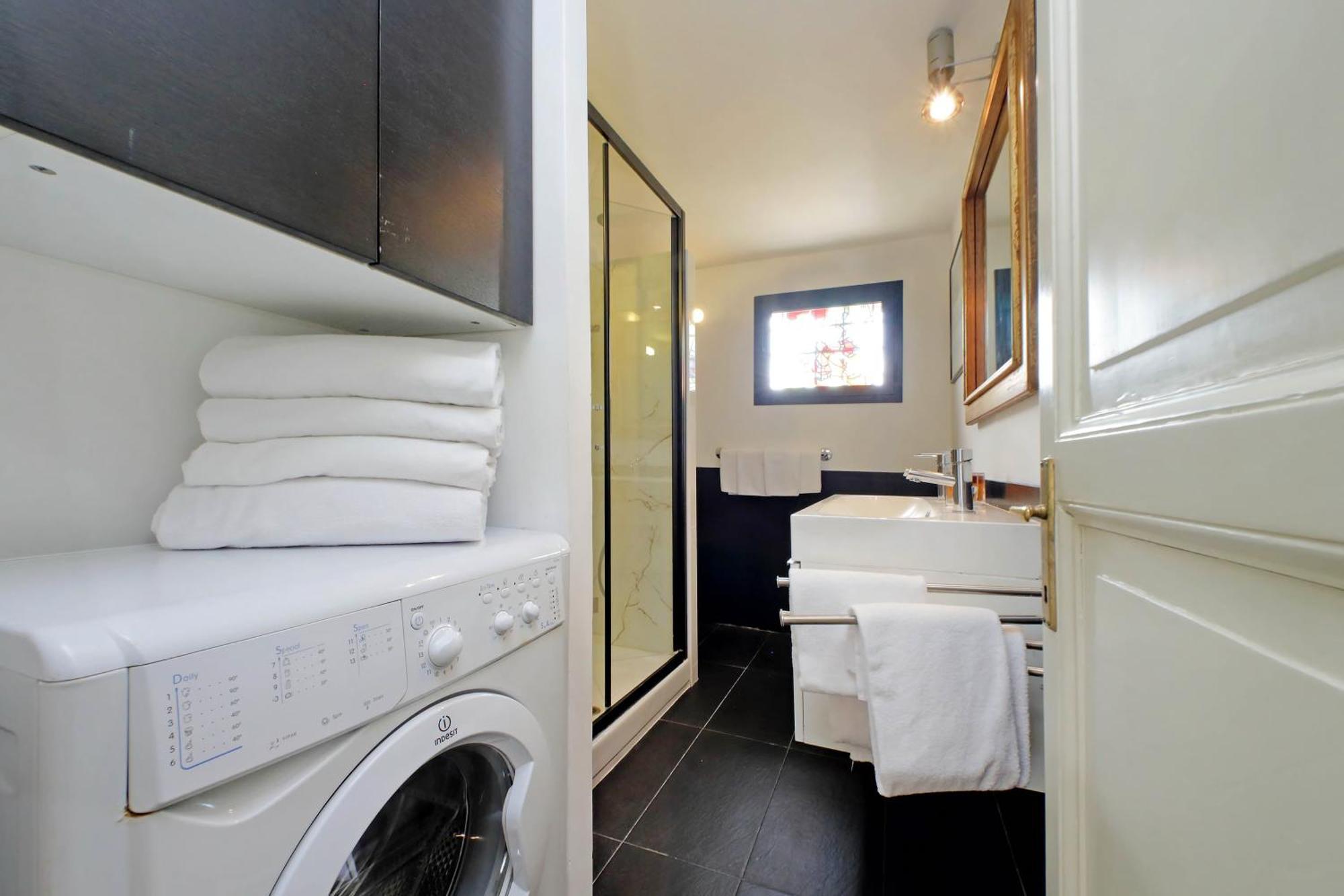 Michelangelo Charmsuite * Rome