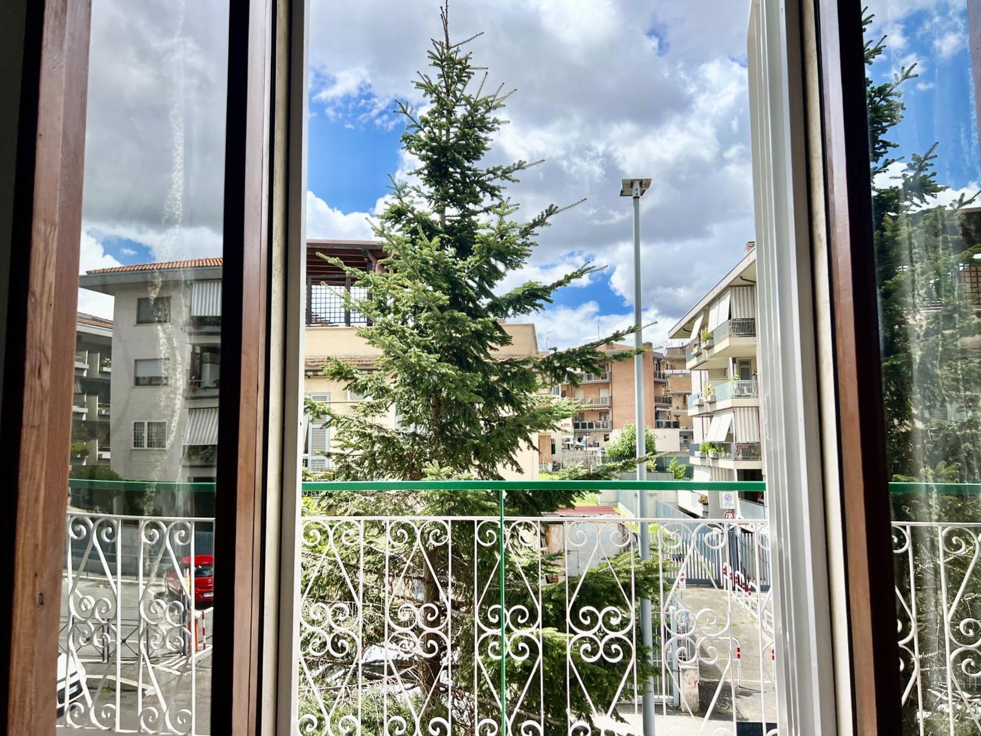 Apartment Near Metro Alessandrino Nonno Gervasio