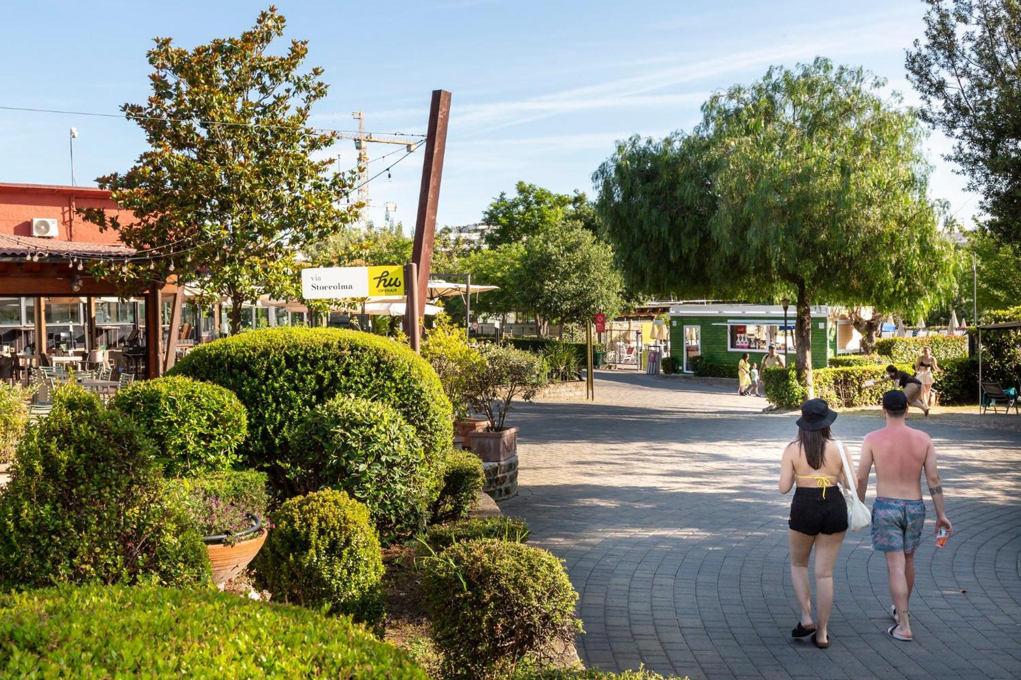 Holiday park Hu In Town 2*