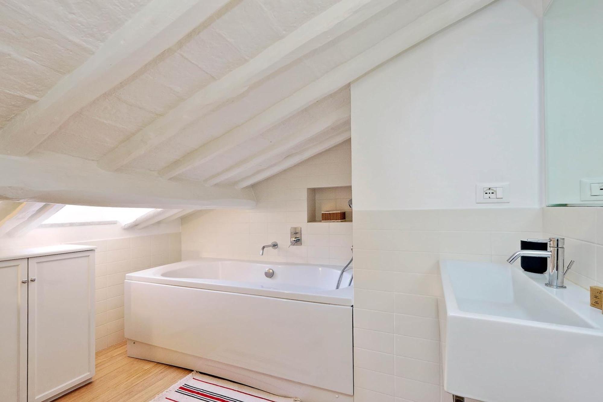 Pantheon Charming Attic | Romeloft