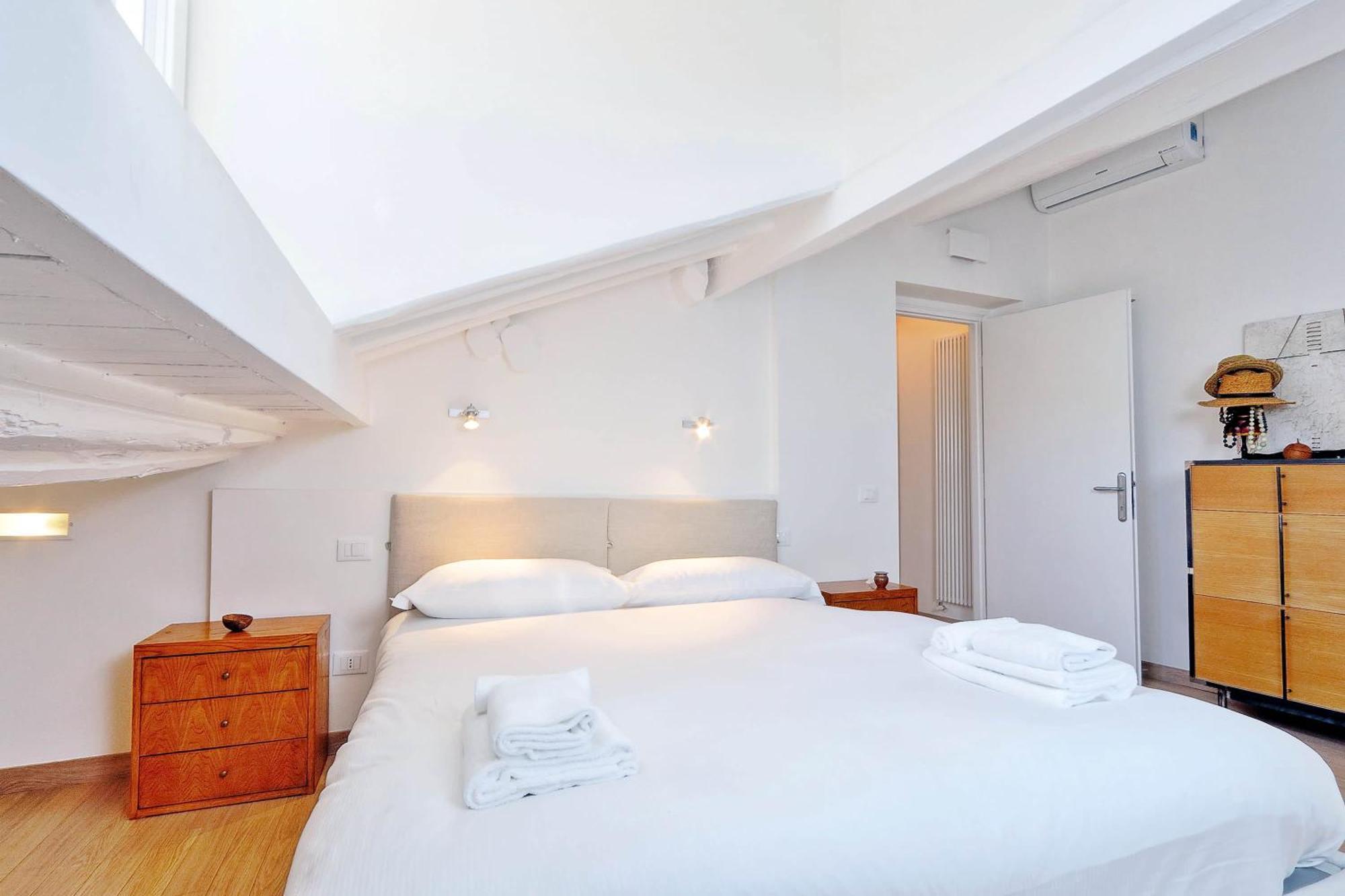 Apartment Pantheon Charming Attic | Romeloft Rome