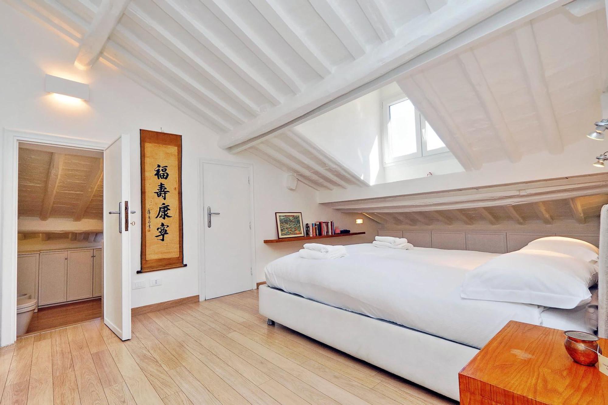Pantheon Charming Attic | Romeloft *