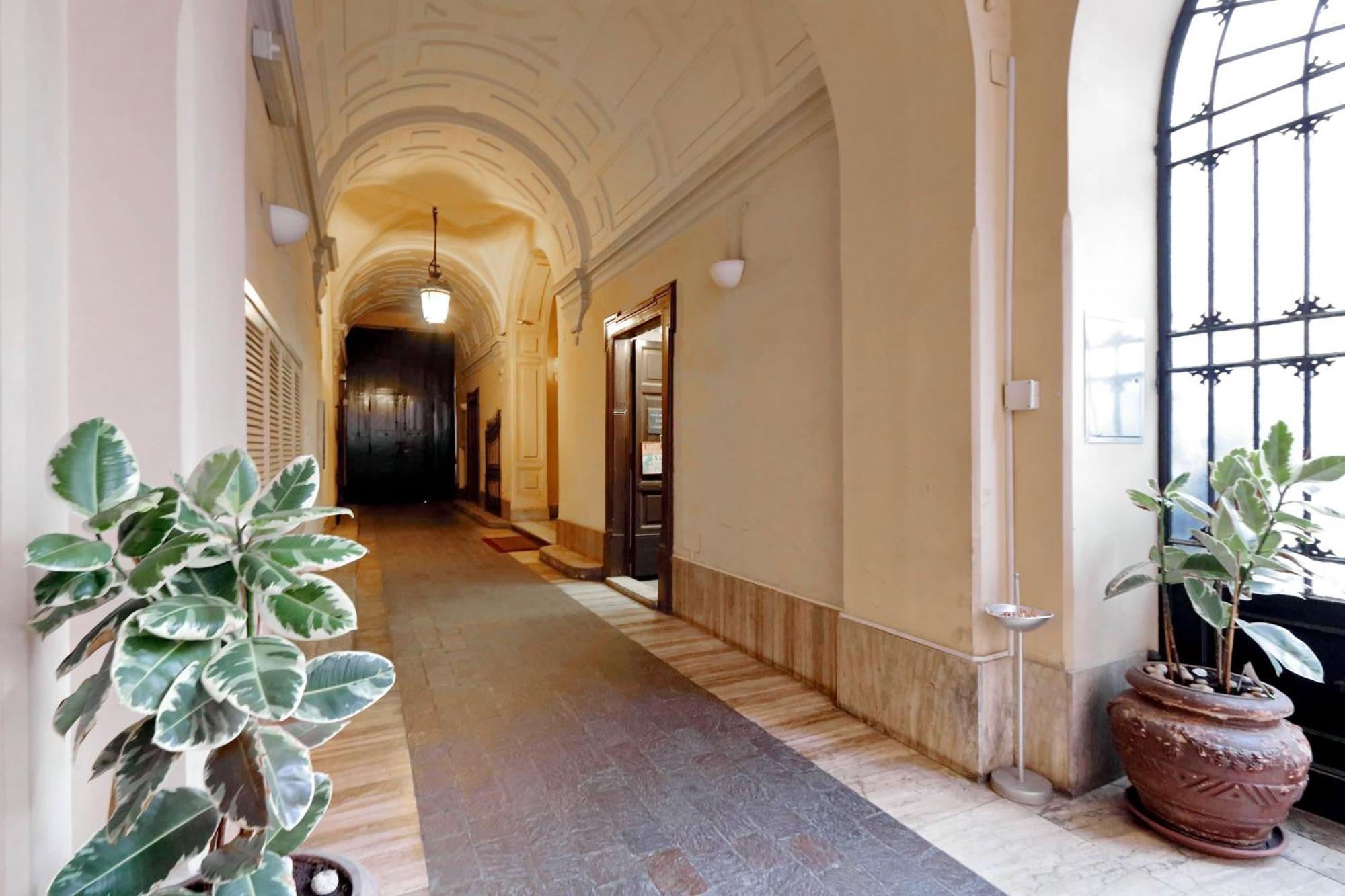 Apartment Piazza Mattei Elegant | Romeloft Rome