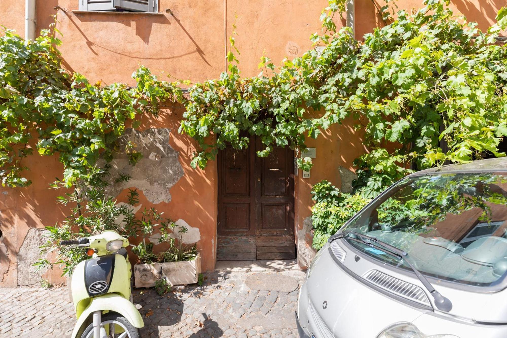 Apartment Charming Design In Monti Rome