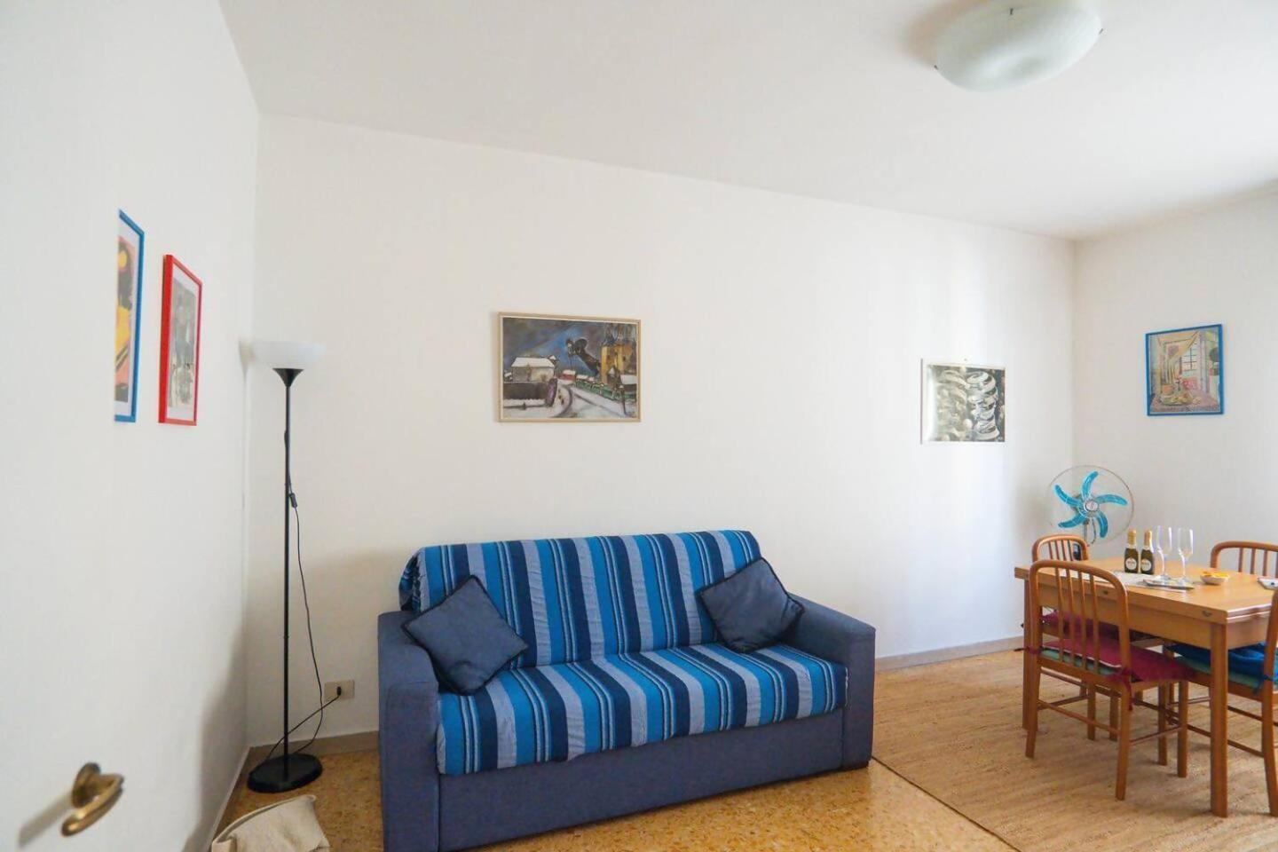 Radio Apartment