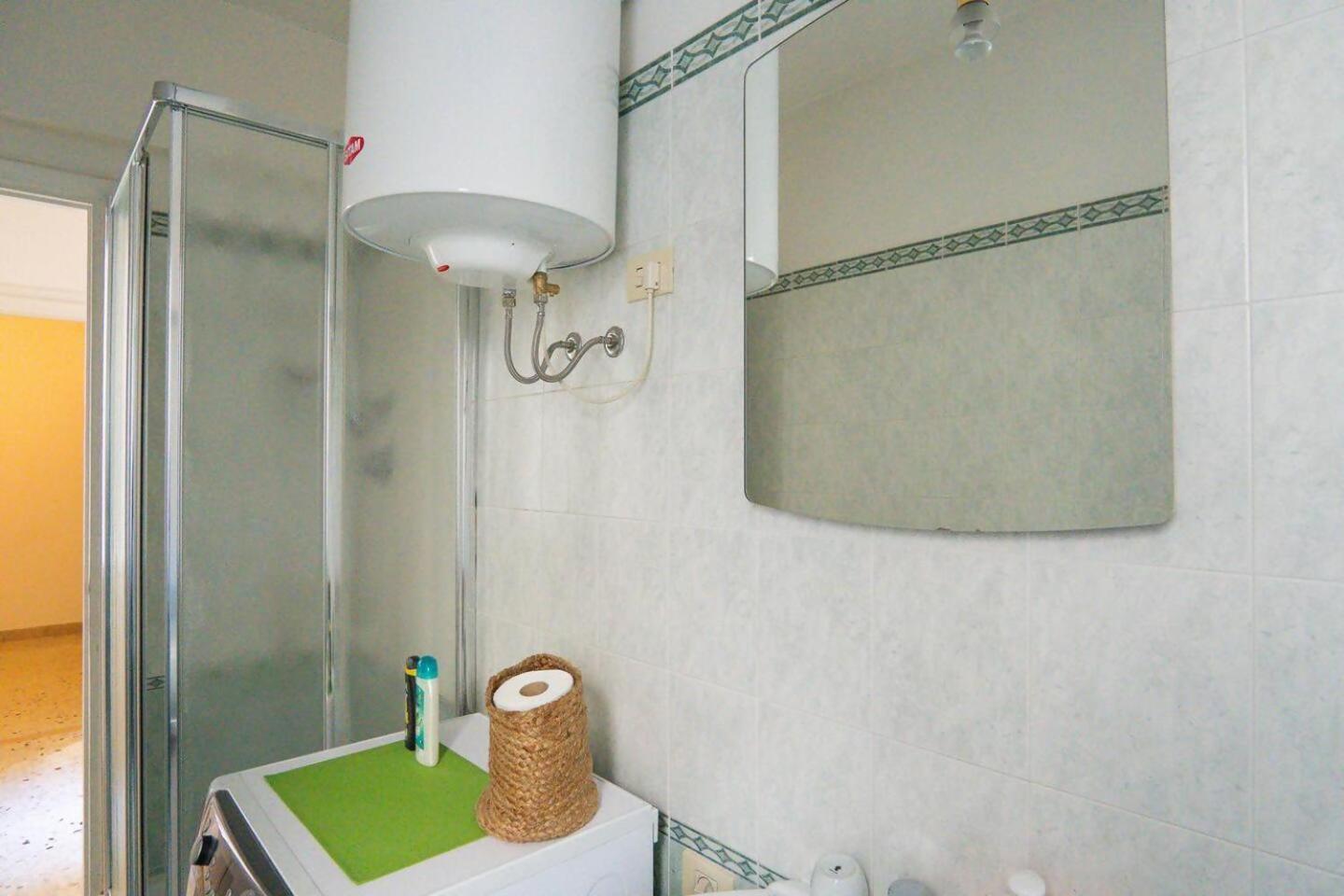Radio Apartment *