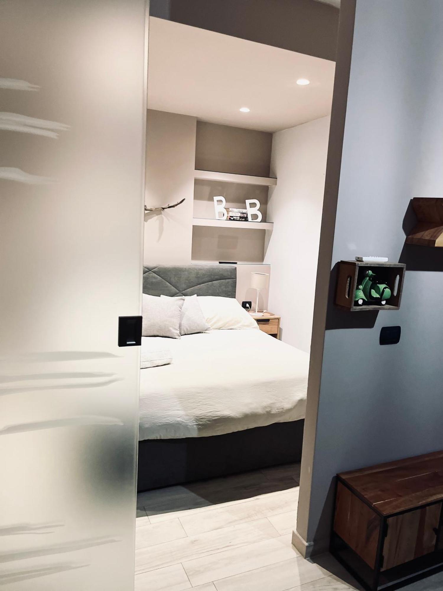 Lux Capannelle Apartment Rome