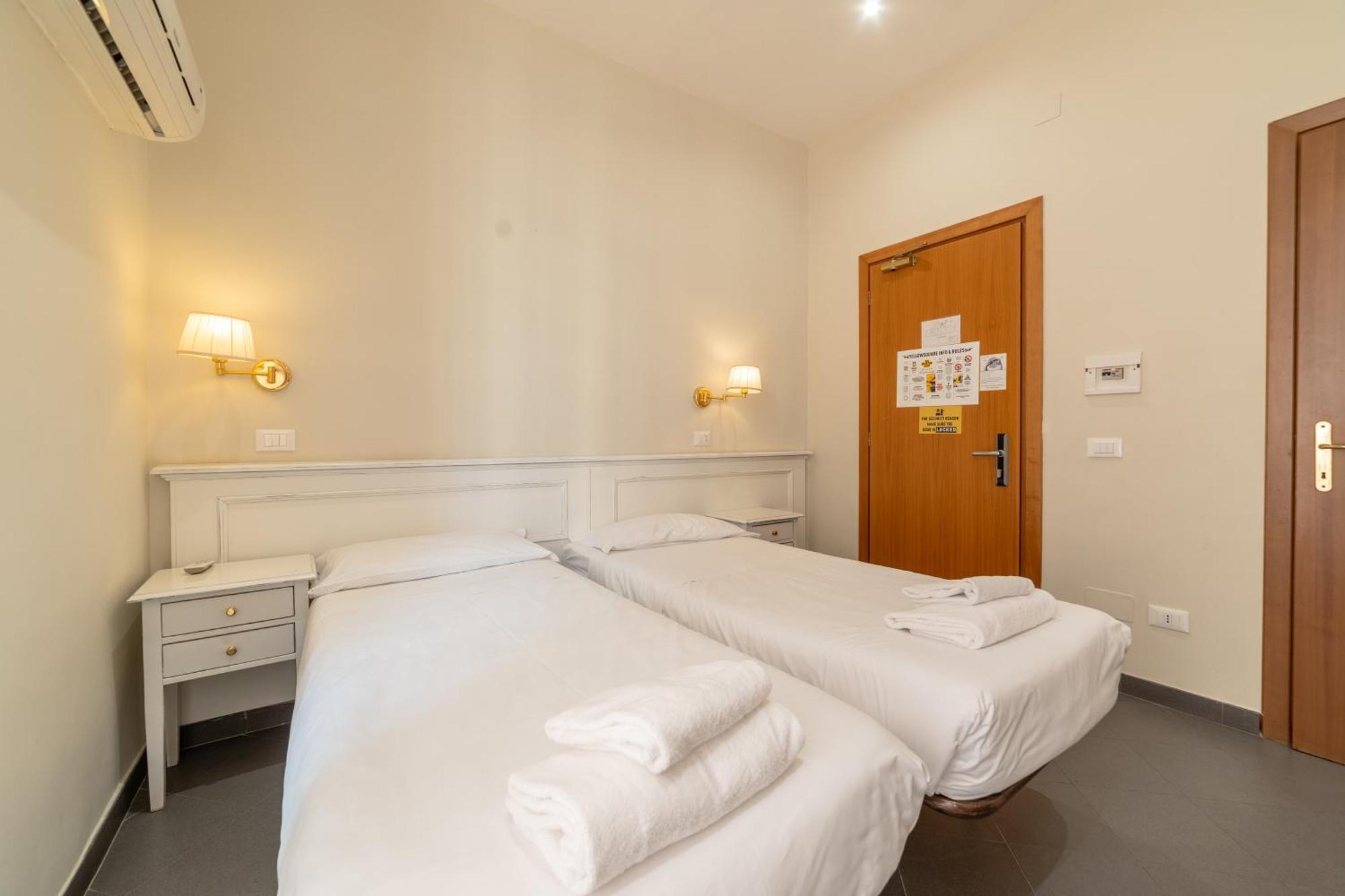 Hostel Yellowsquare