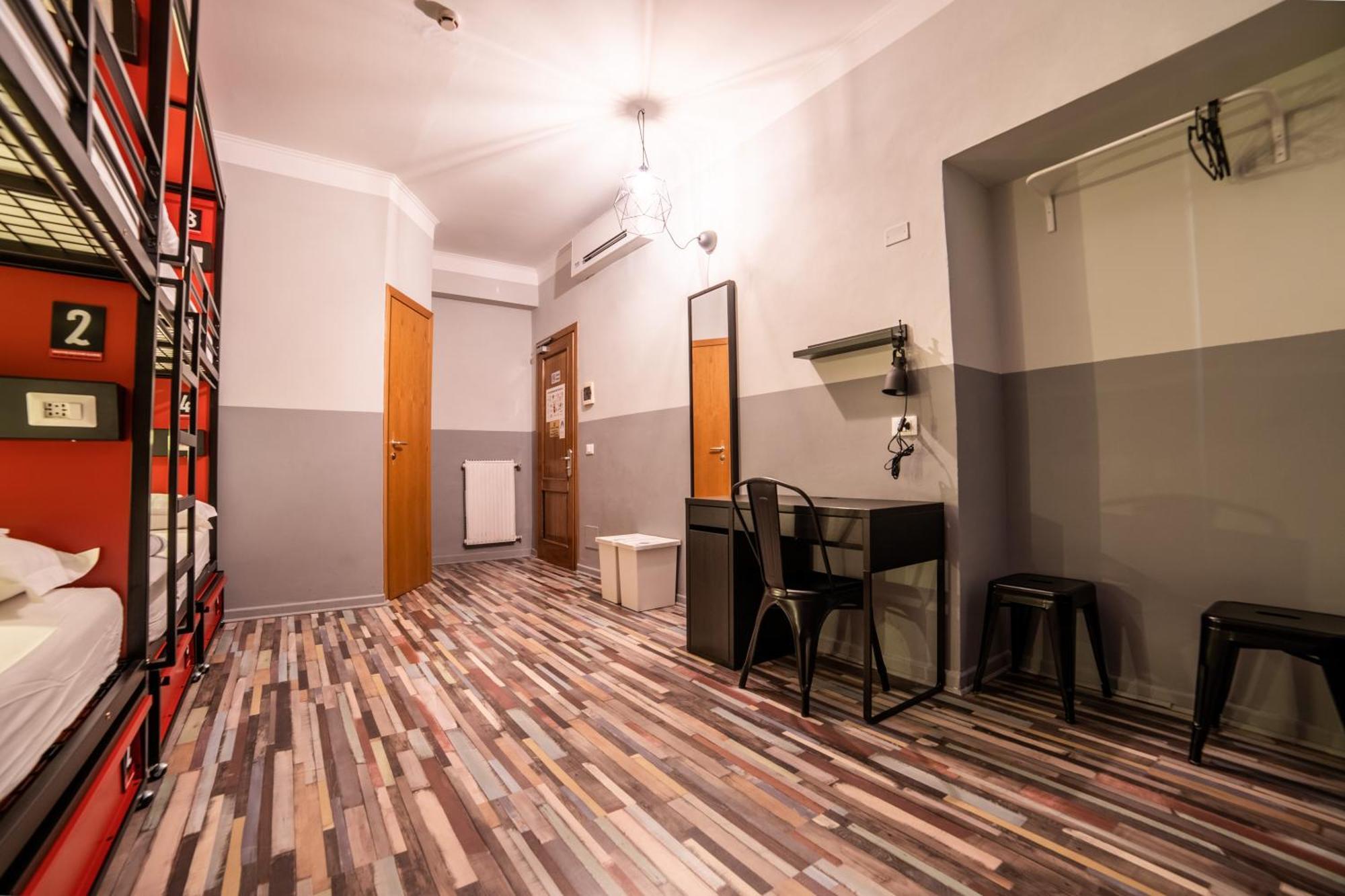 Yellowsquare Hostel