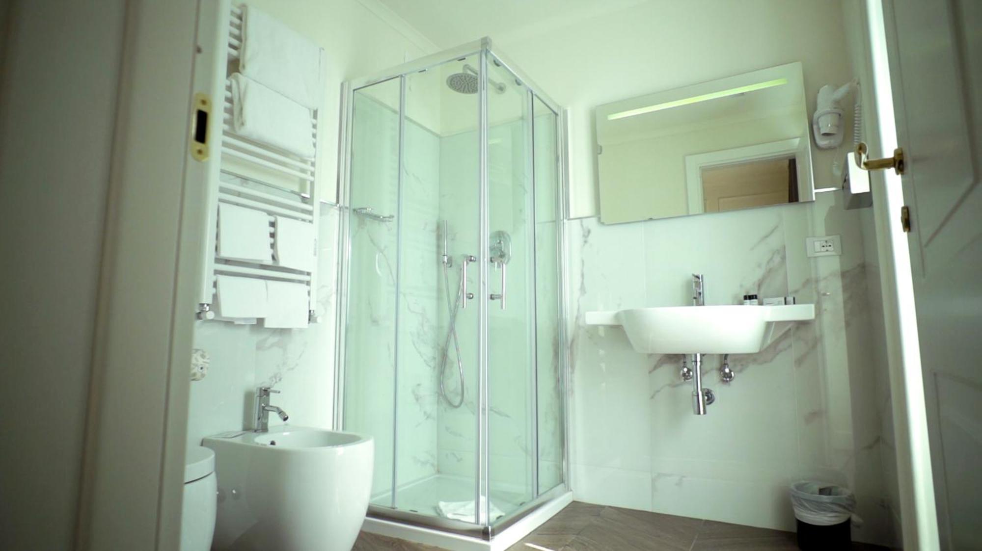 Hotel Western Astrid 3*