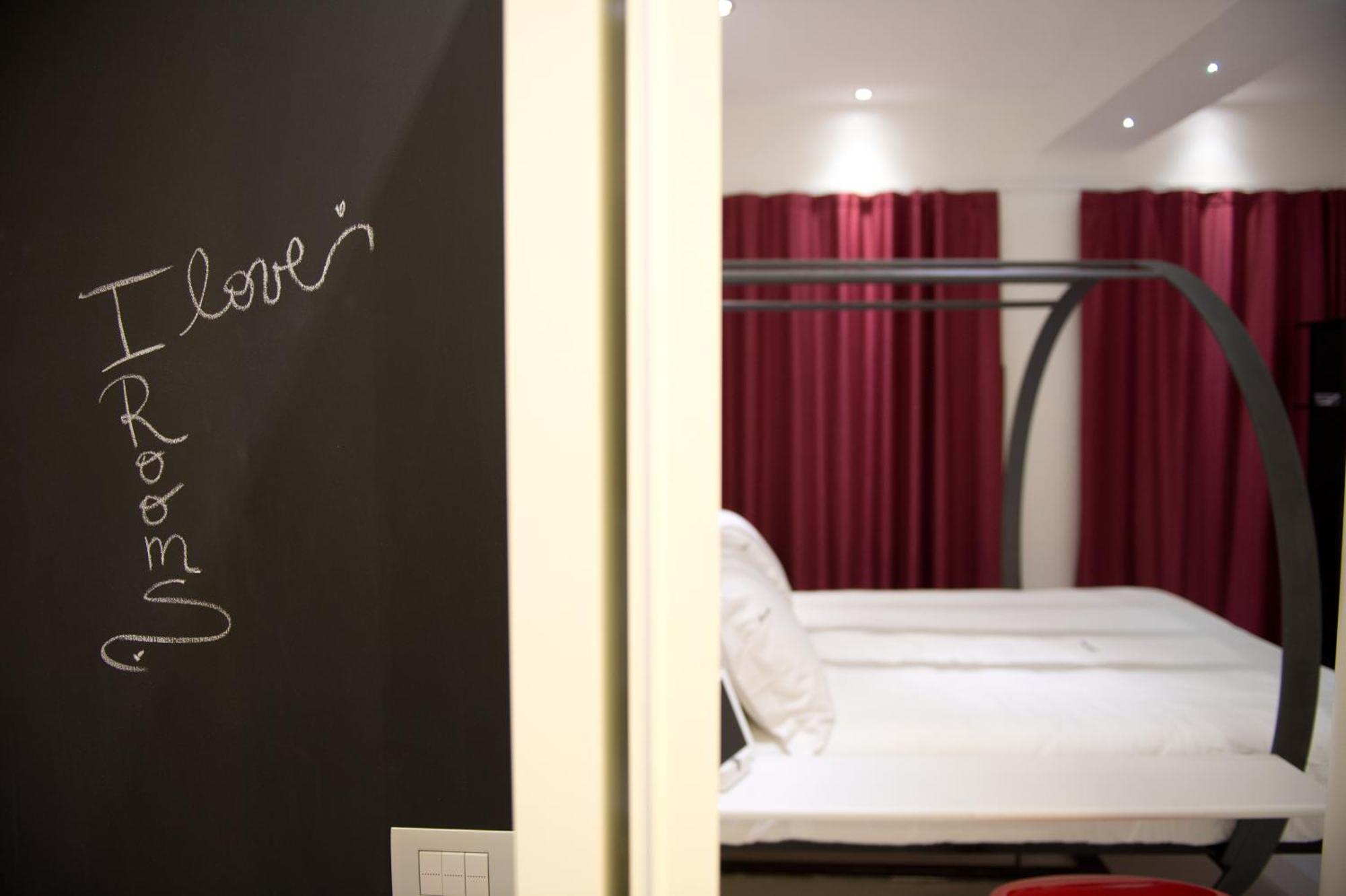 Irooms Forum & Colosseum Guest house