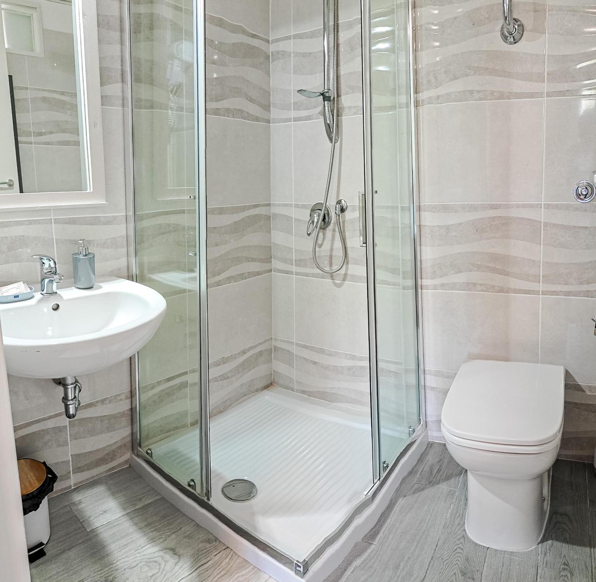 Essence Guest house *