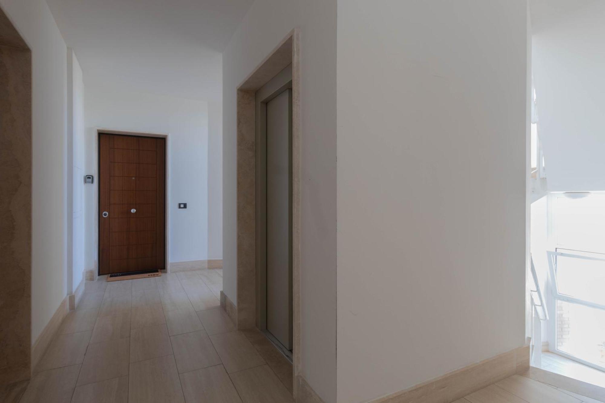 Sandro - Light & Style Apartment