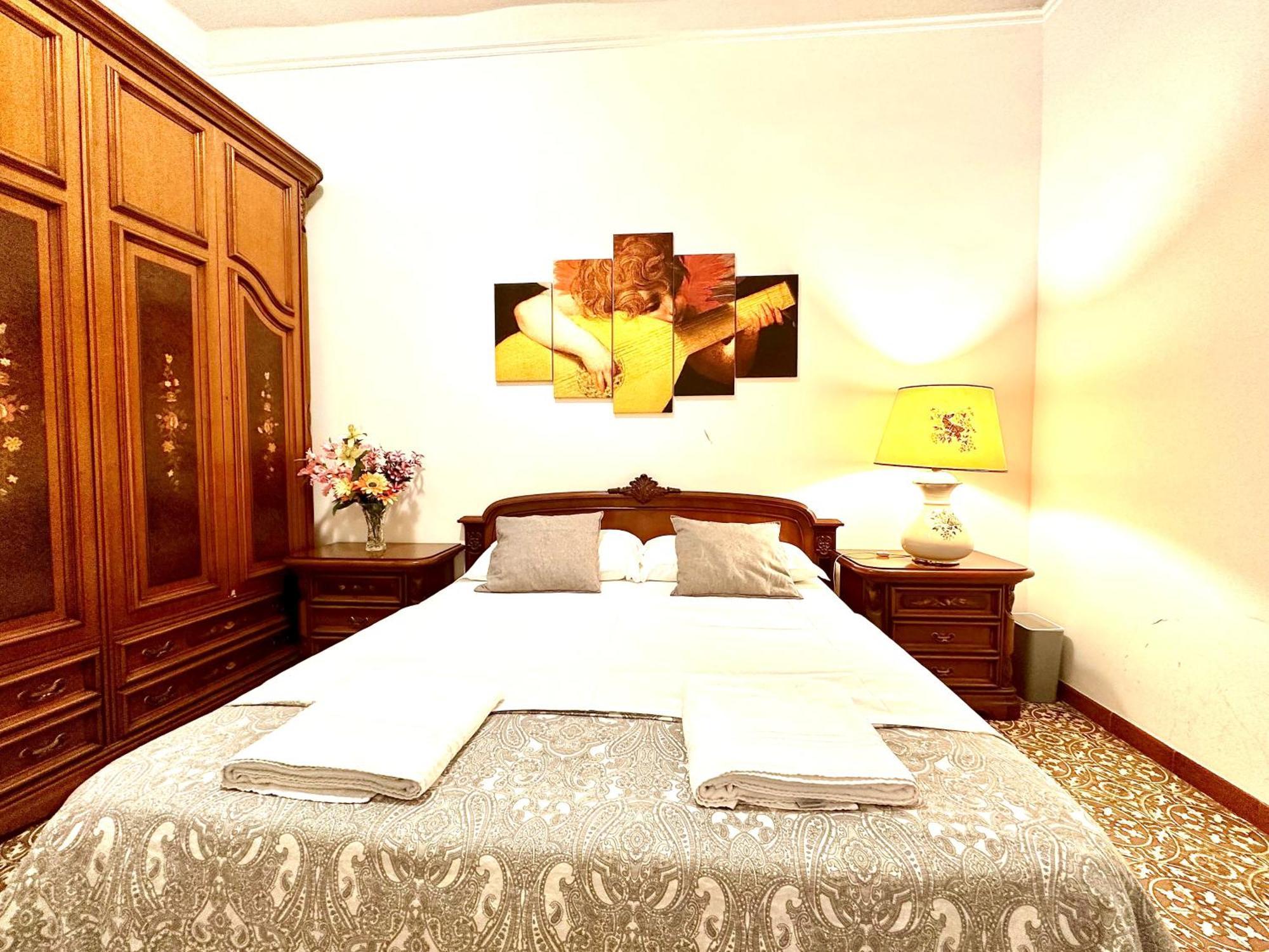4 Bed Luxury Near Colosseum Appartamento *