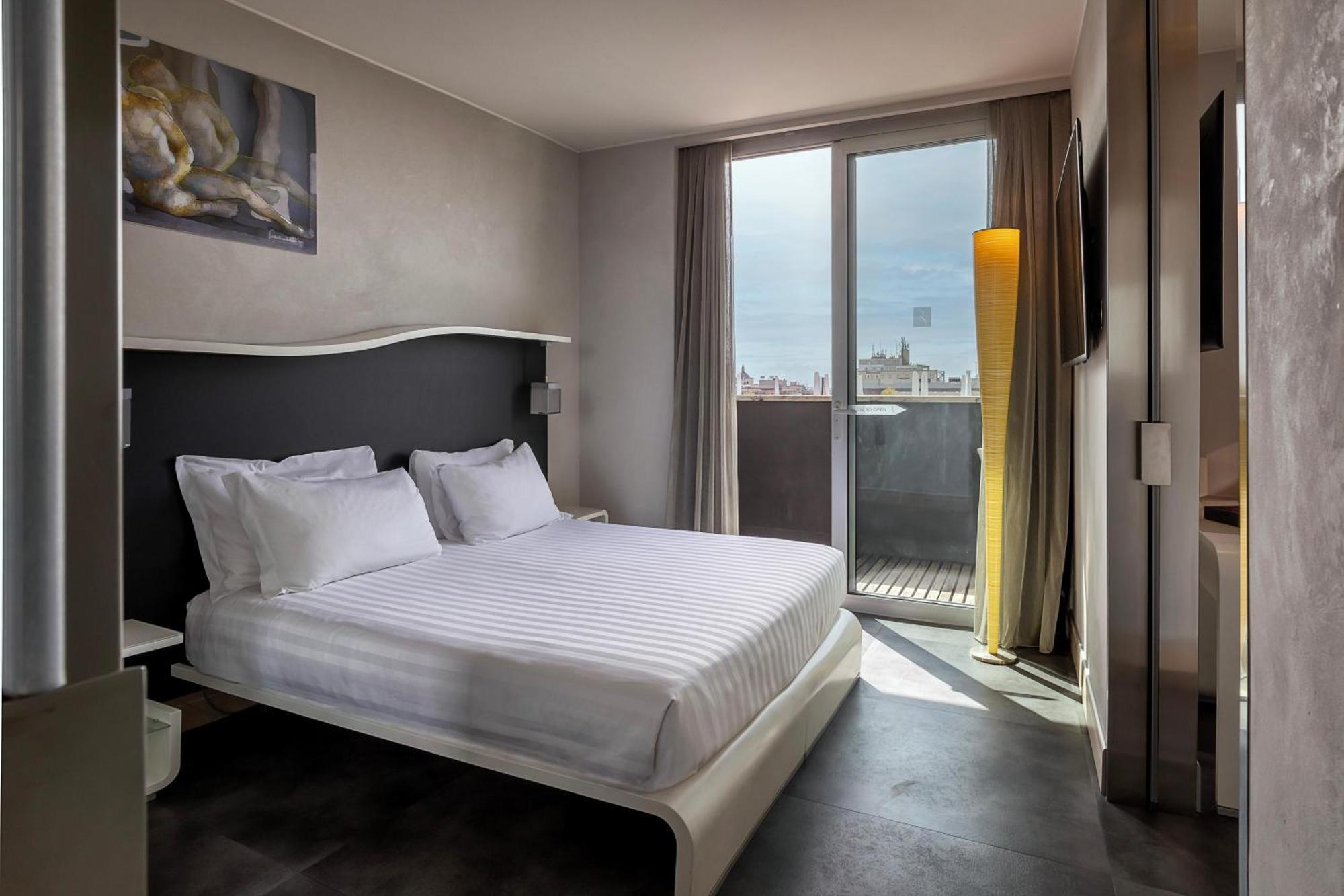 Western Premier Royal Santina Rome