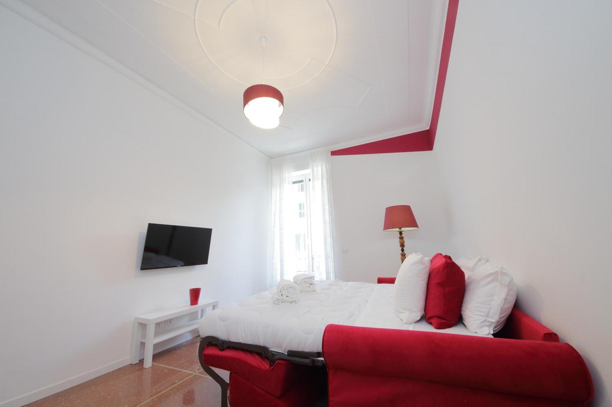 Ych-vintage Flat Near San Giovanni Rome