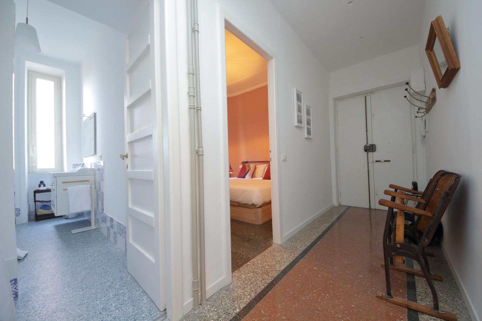 Ych-vintage Flat Near San Giovanni * Rome
