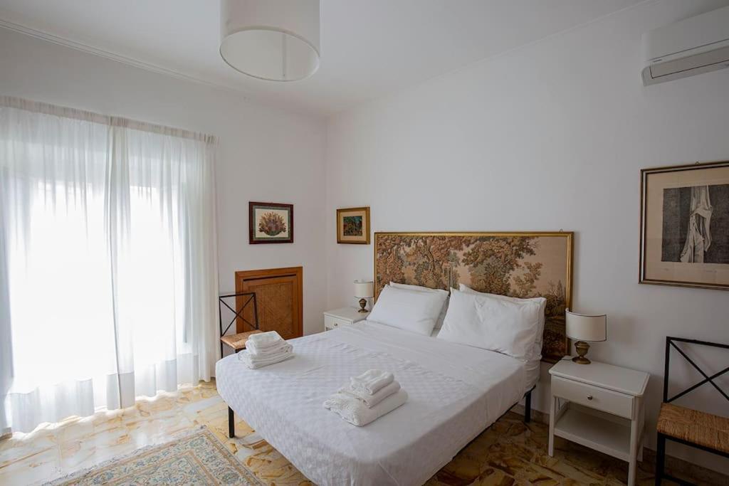 Apartment Dimora Al Colosseo, 2 Bedrooms *