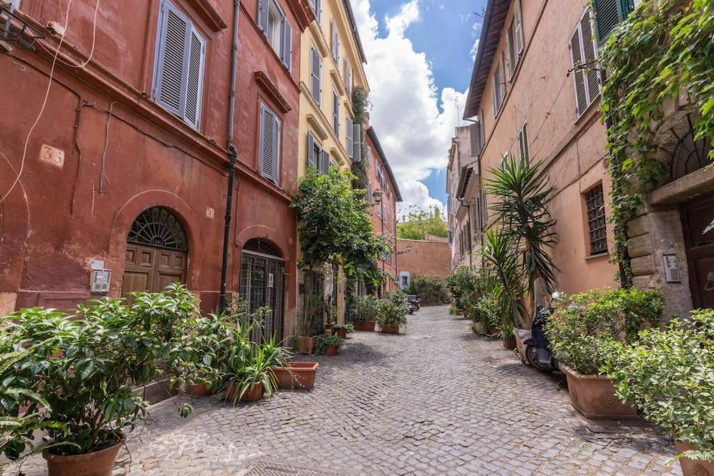 Trastevere Vicolo Del Leopardo Apartment Rome
