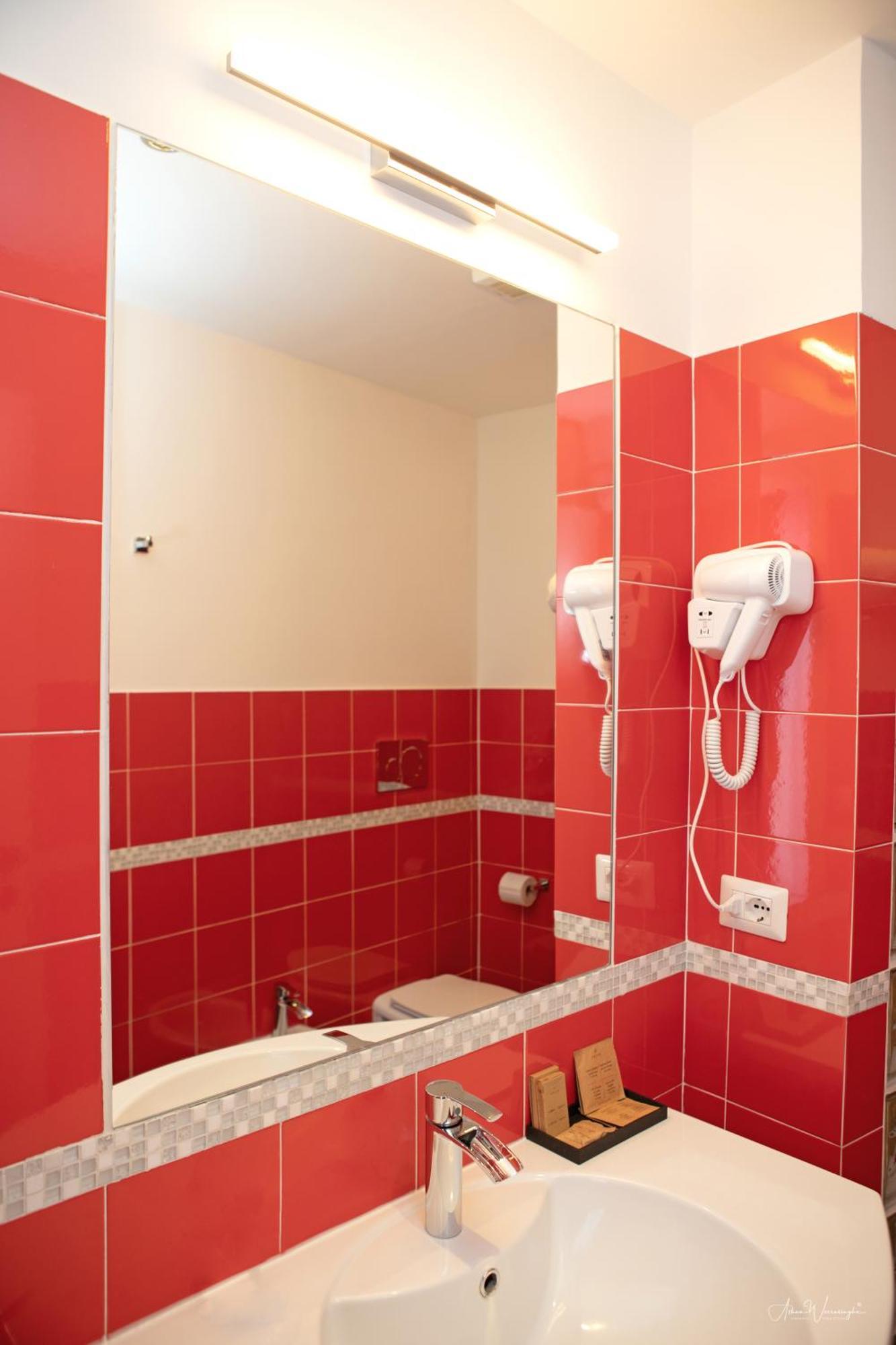 Magikrooms Topaz Guest house