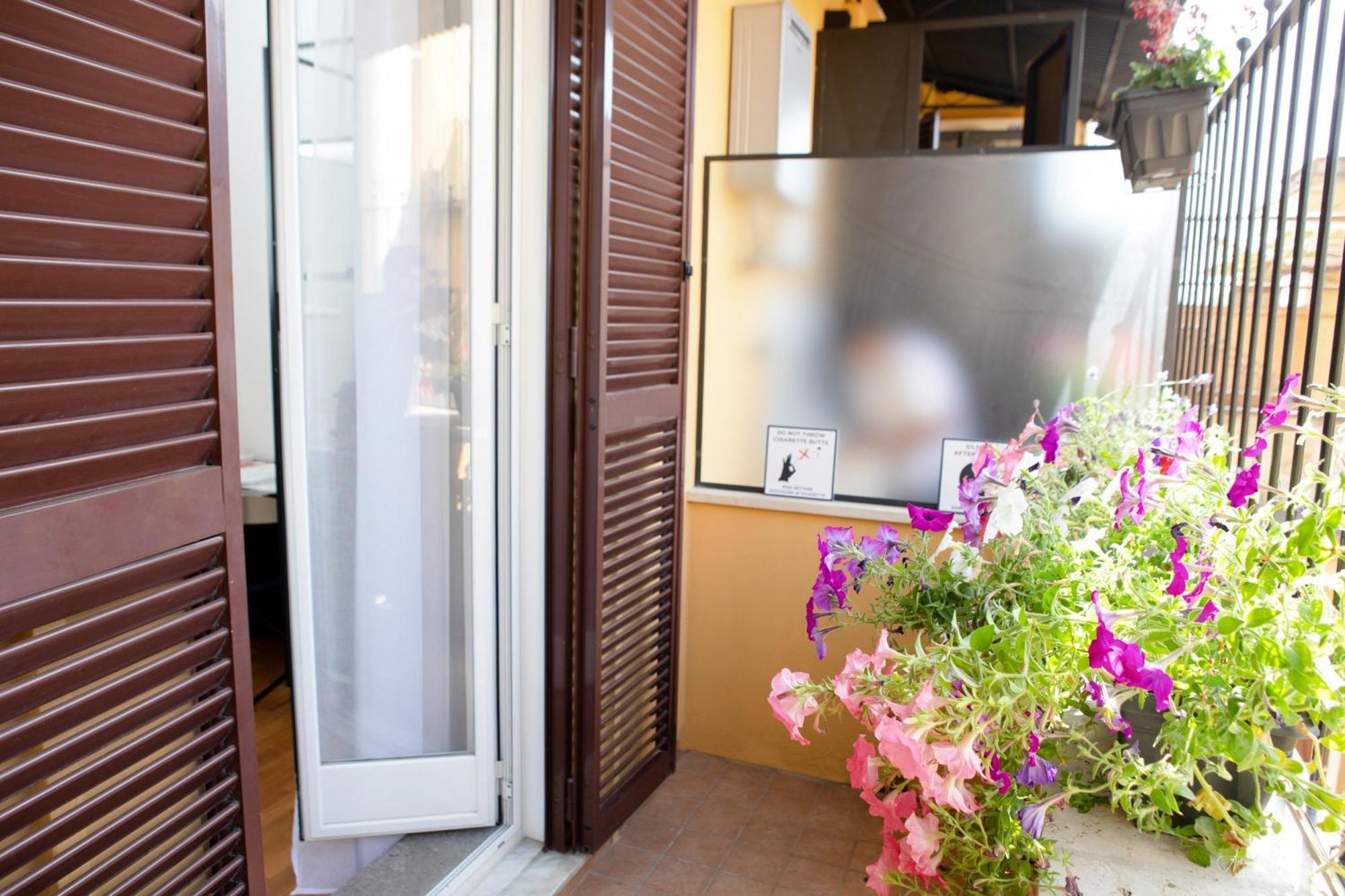 Magikrooms Topaz Guest house