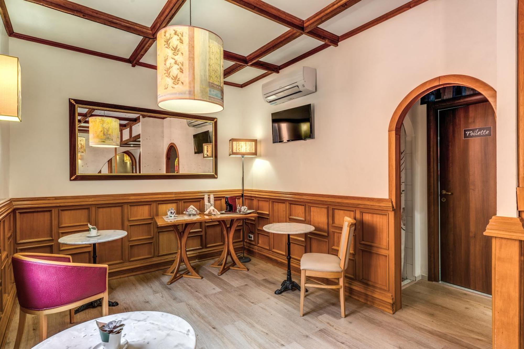 Hotel Santa Prassede 2*