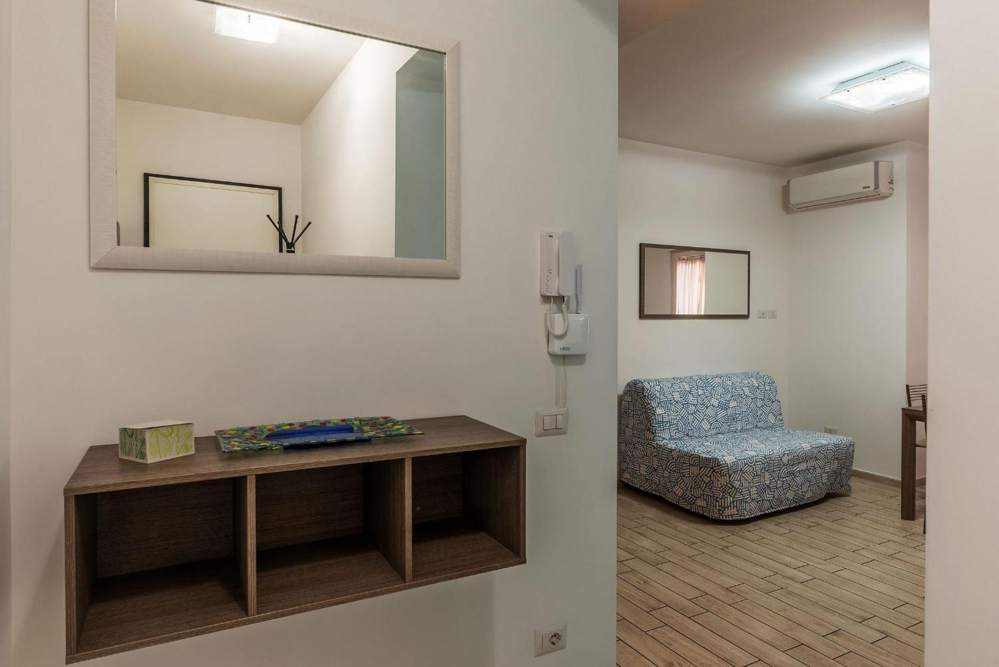 Joivy Sleek Flat With Easy Access To Apartment Rome
