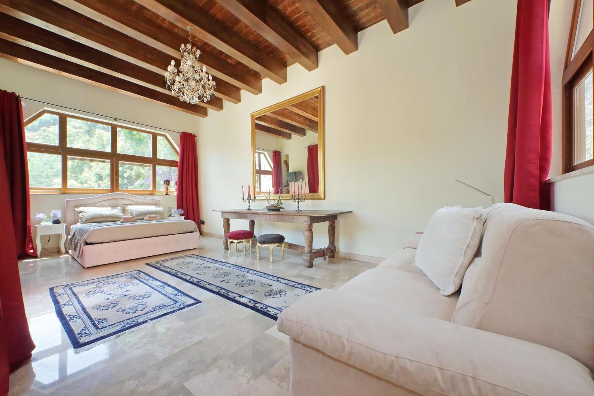 Luxury Trastevere Terrace Apartment Rome