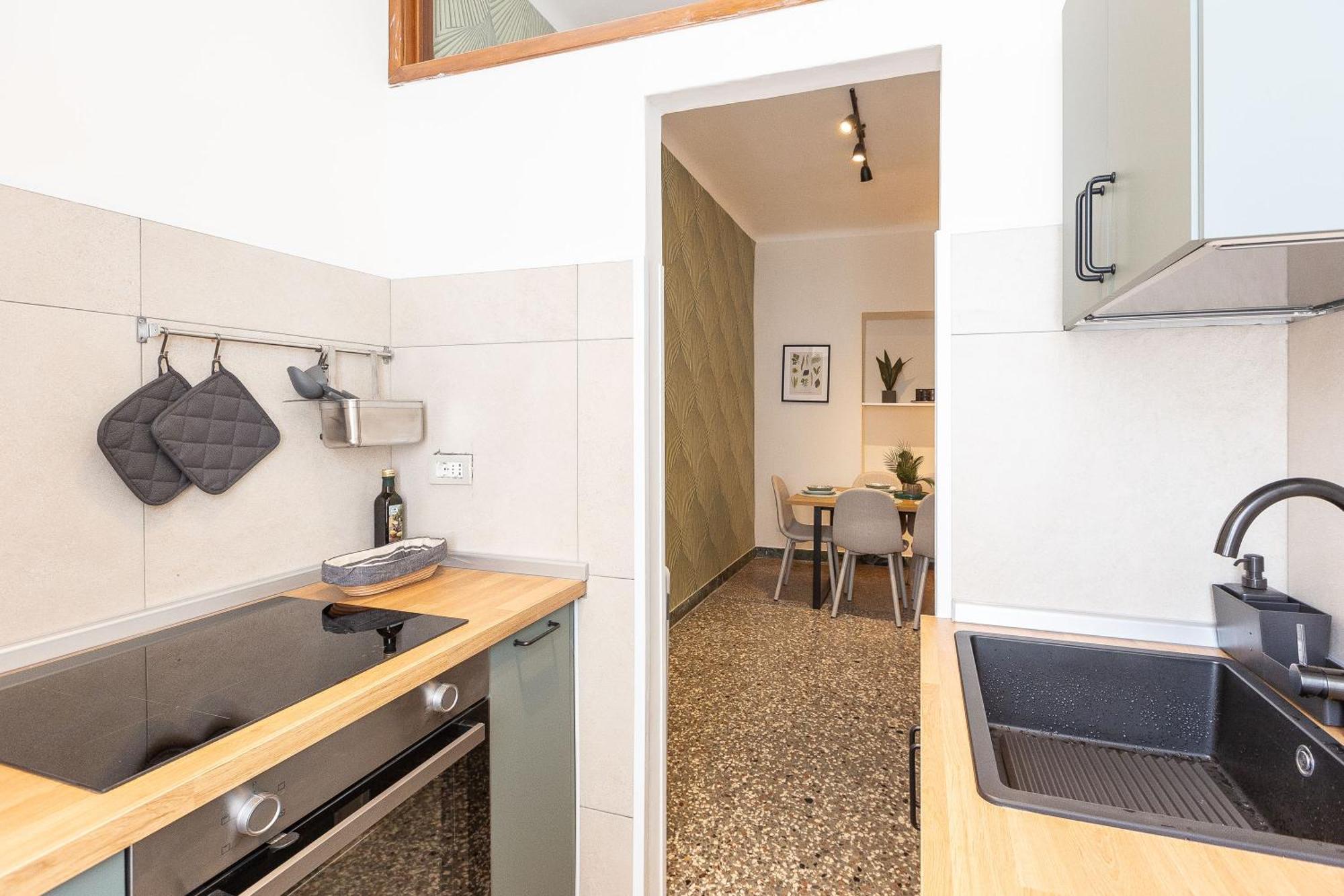 Vatican Flower Apartment *
