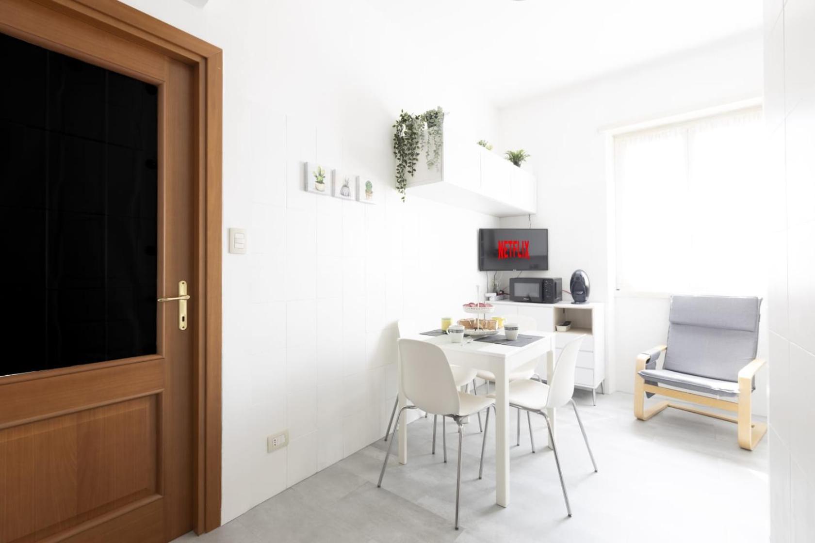 Aeterna - Metro A , 20 Min To The Center - Tourist Tax Included - Free Wi-fi Apartment