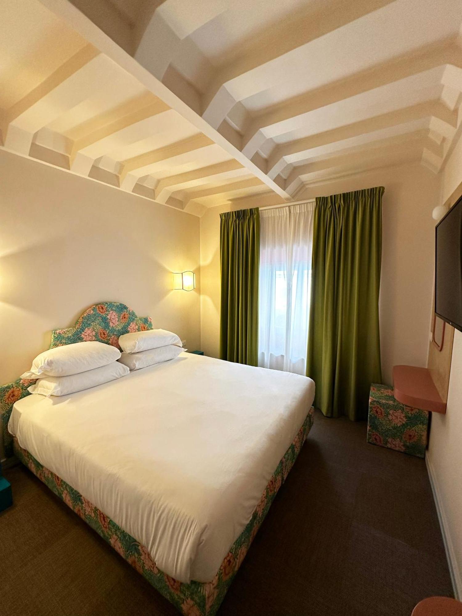 Cortina Hotel Rome
