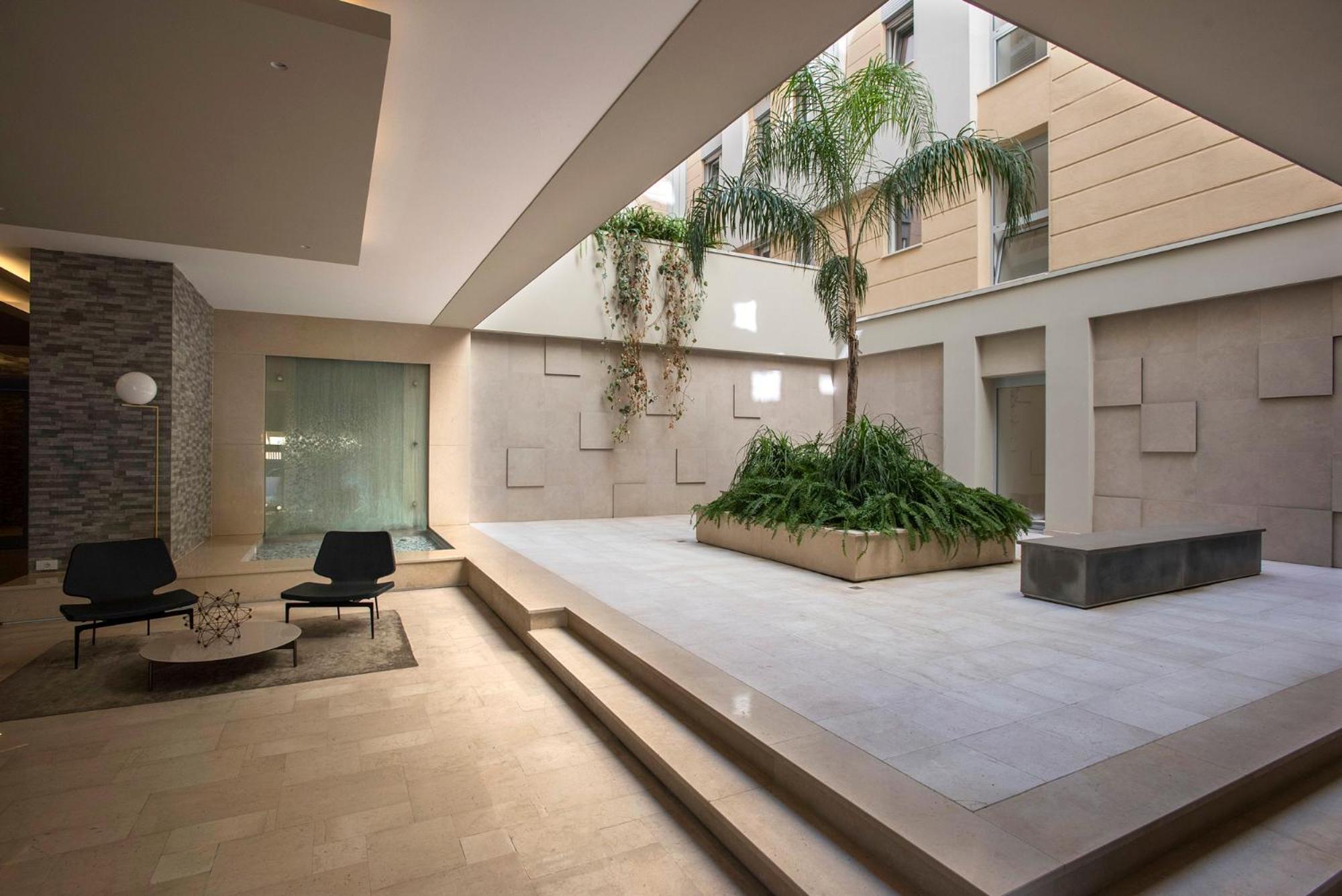 Sky Luxury Apartment