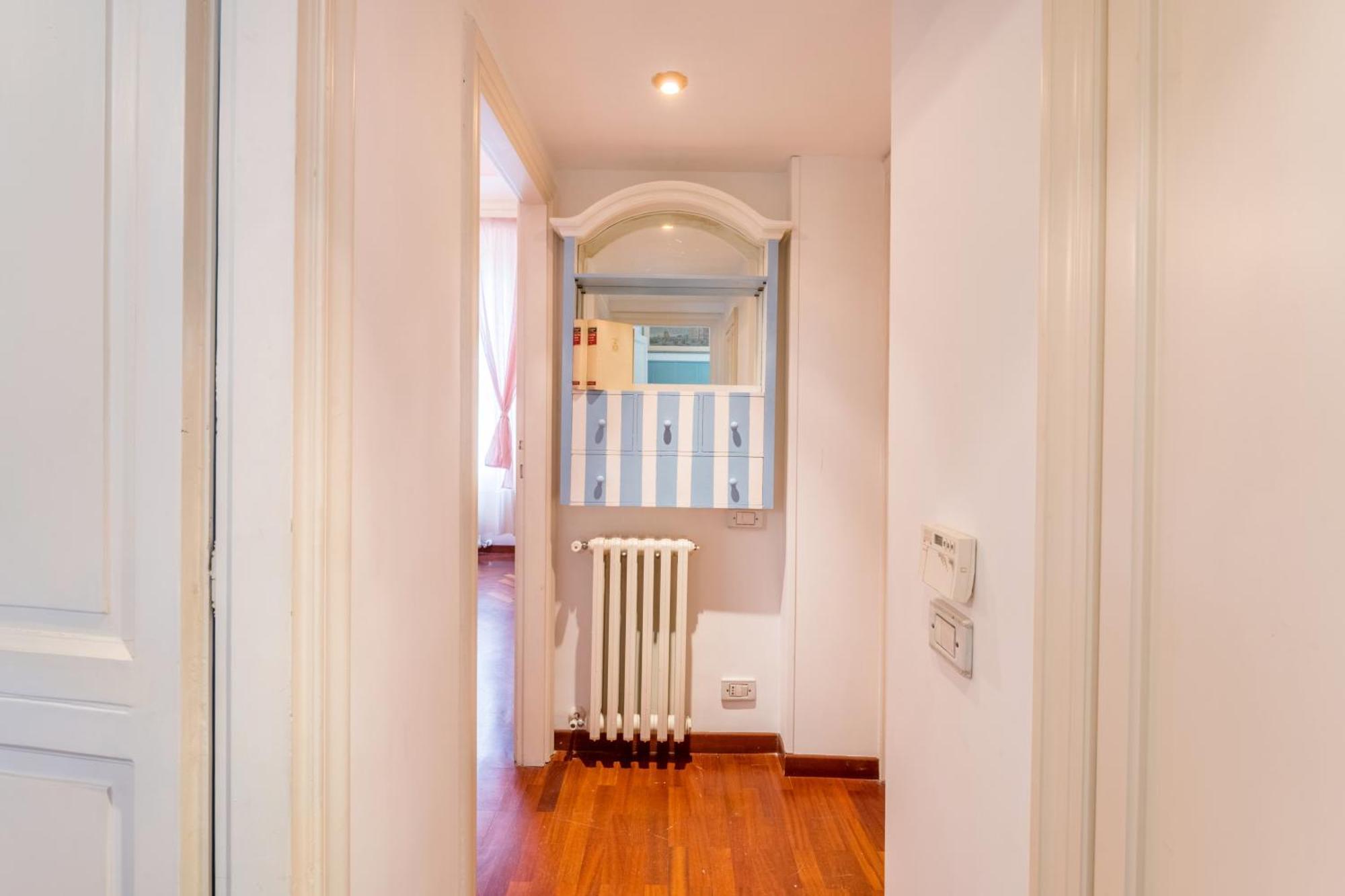 Casa Tudor, Charmy Eccentric Flat In Piccola Londra 10 Min From Center * Rome
