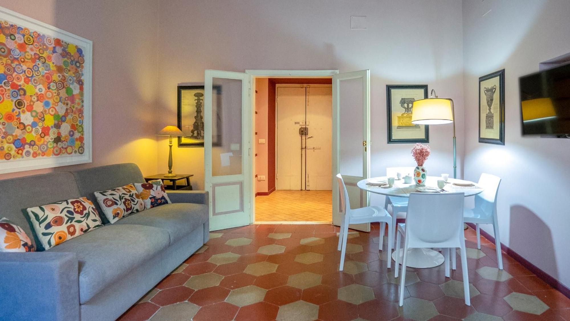 Campo De' Fiori Pinky House
