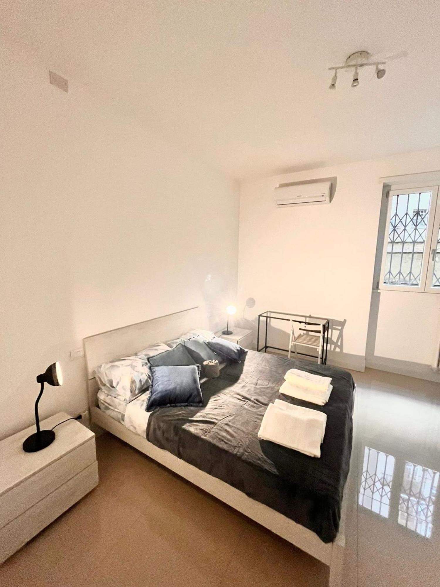 Double With Private Bathroom In Shared *