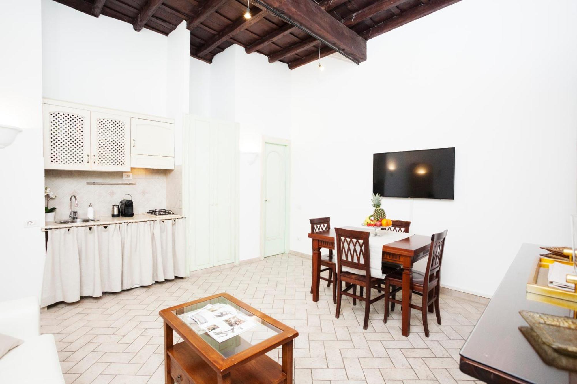 Tritone 91 Apartment Rome
