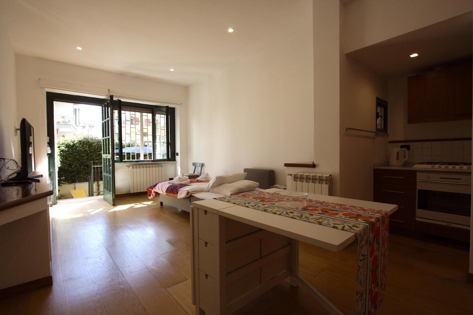 Ponte Milvio Lovely Garden Apartment