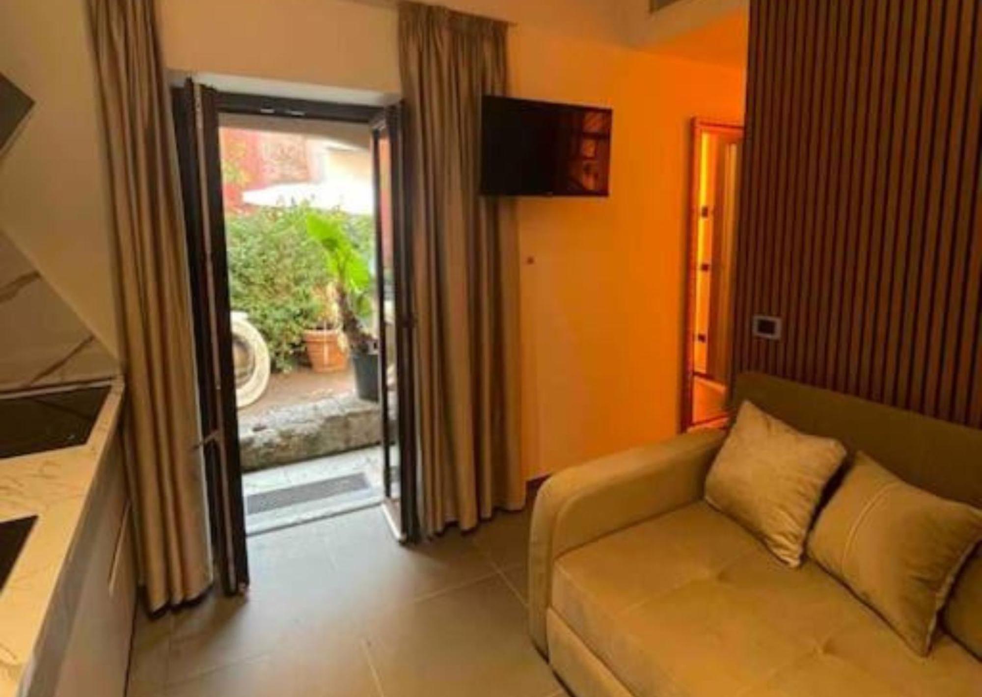 Exclusive With Private Garden - 5 Minutes From The Colosseum Villa Rome