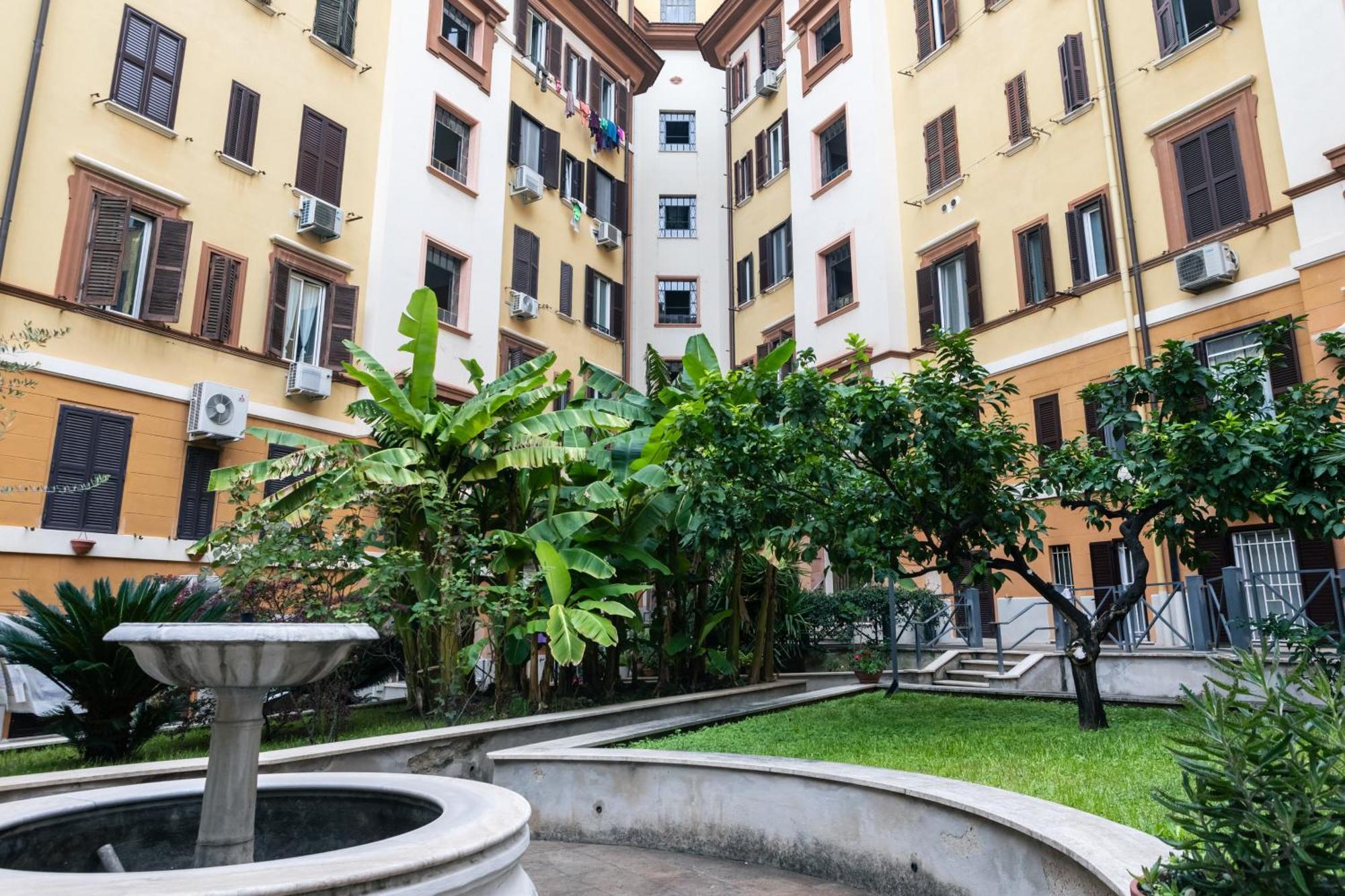 Apartment Suitte In San Giovanni Near Basilica - - Rome
