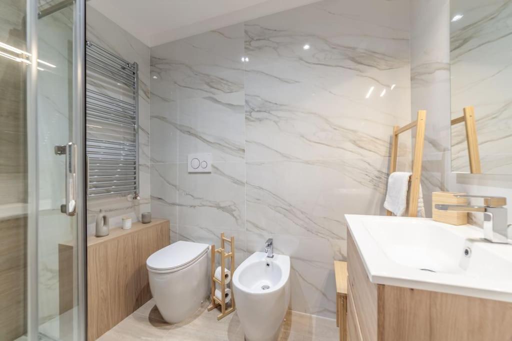 Apartment Domus 124, Elegant Comfort With Parking Rome