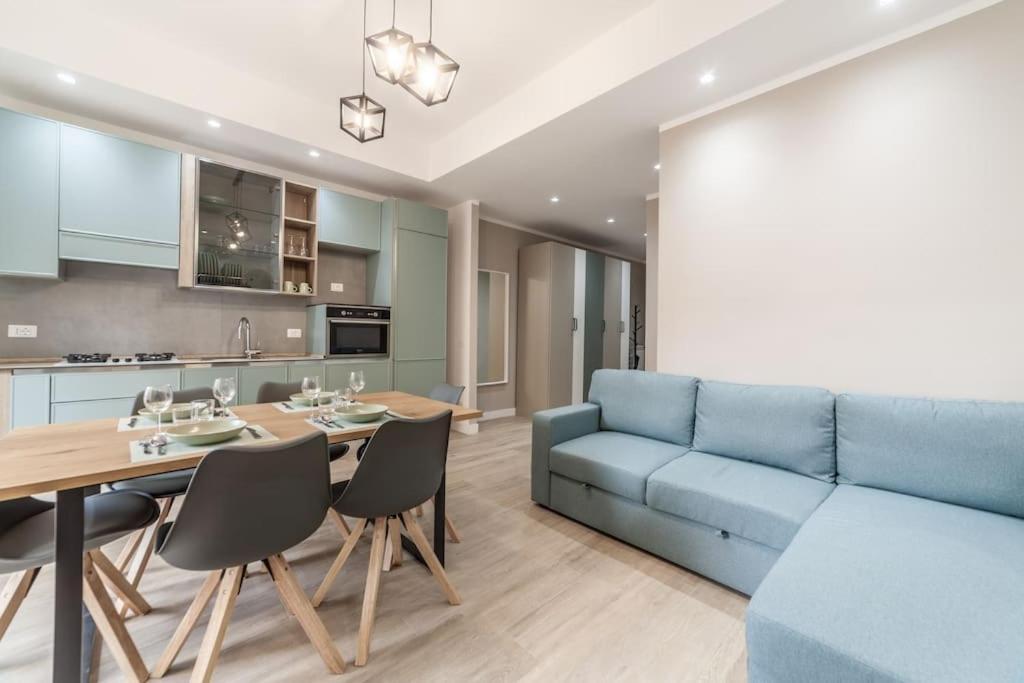 Domus 124, Elegant Comfort With Parking Apartment