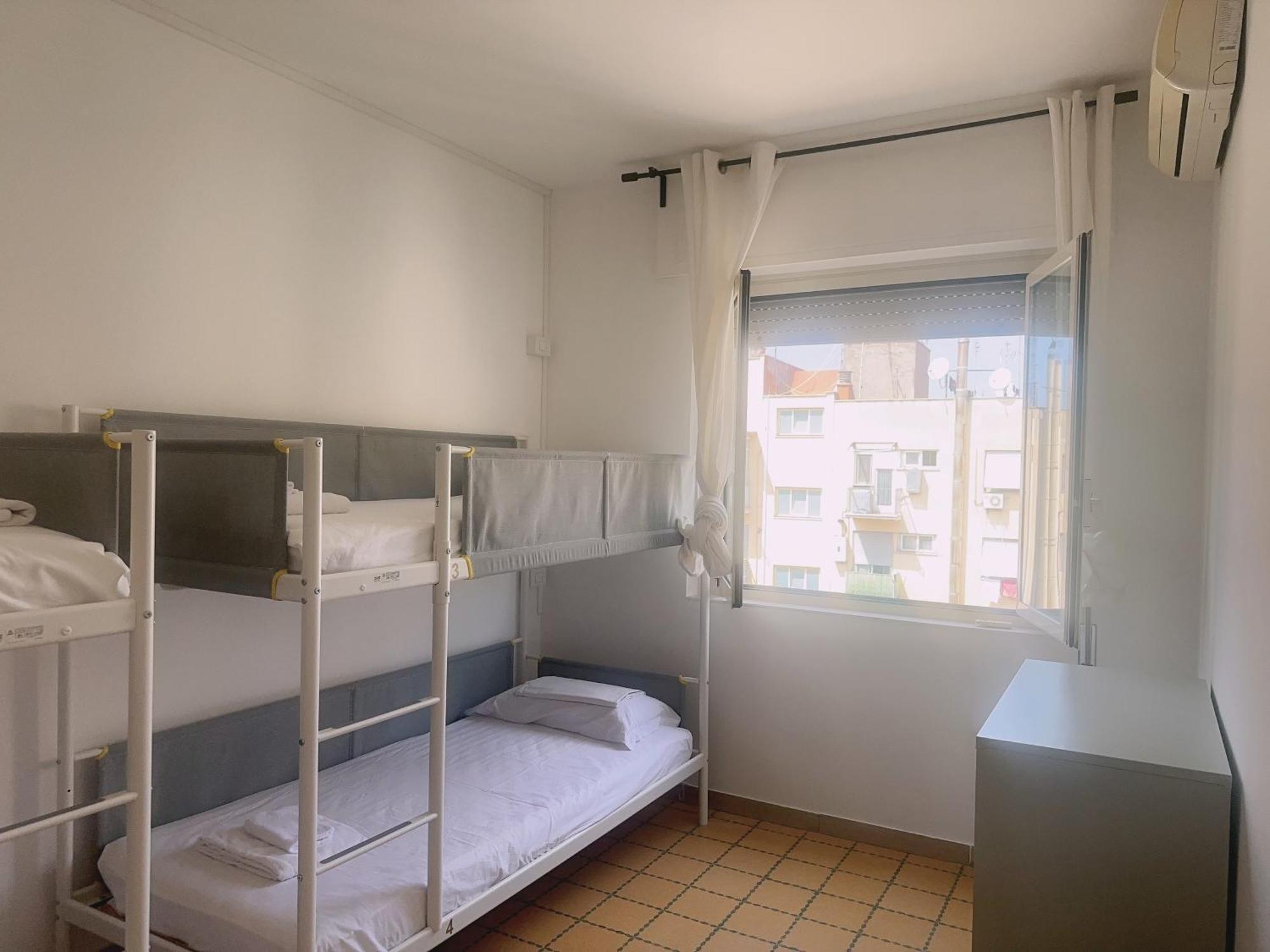 Hostel Lisa *