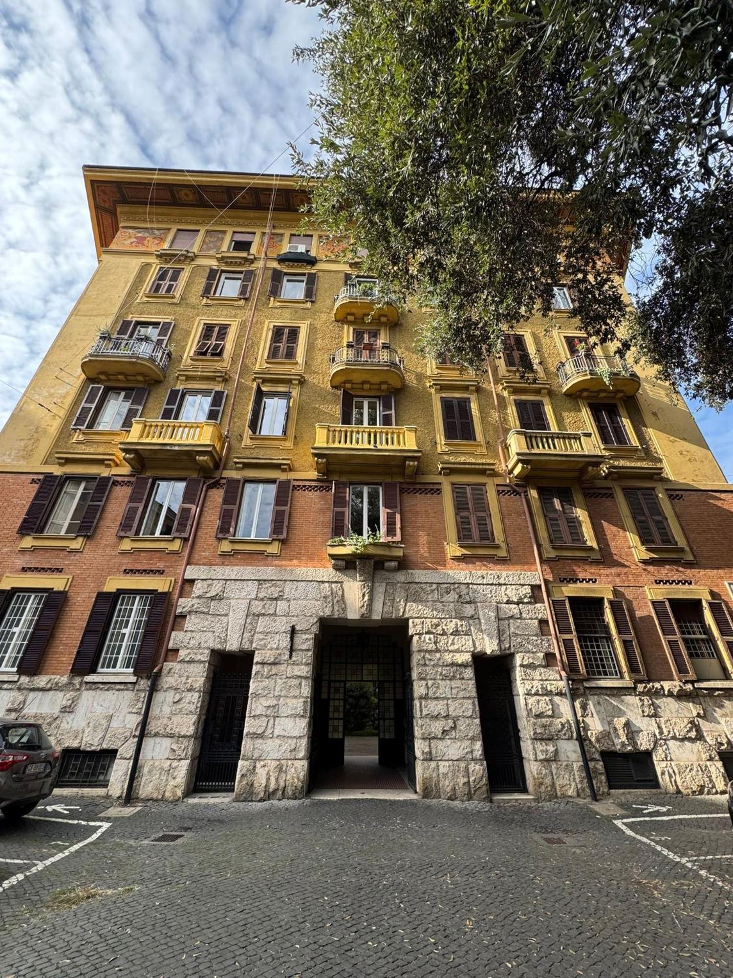 Vatican Penthouse With Terrace Apartment *