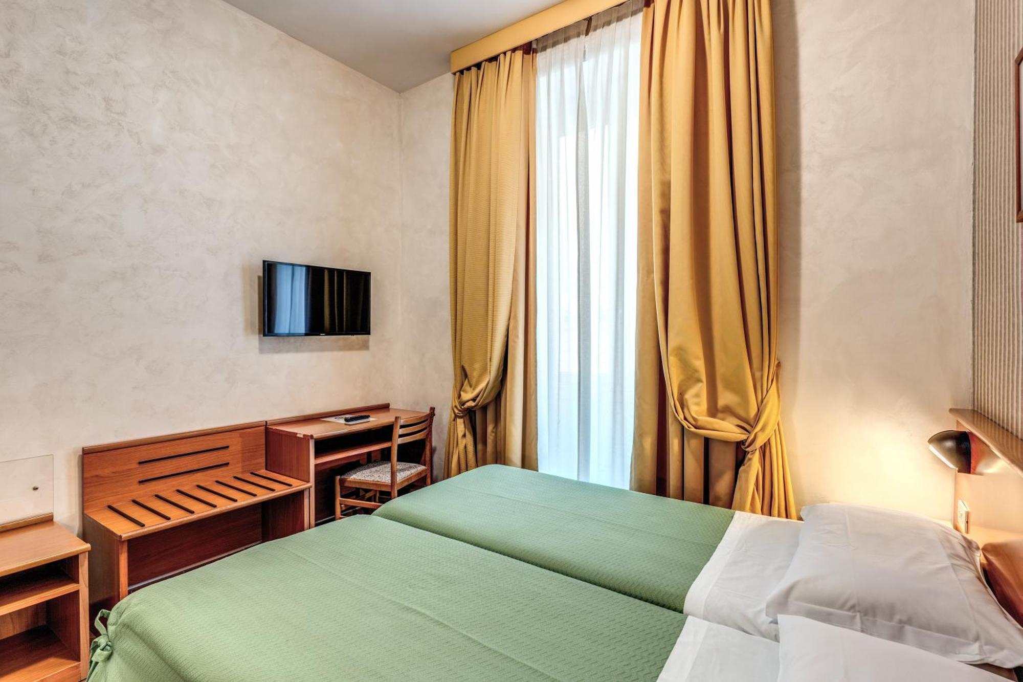Hotel Corona